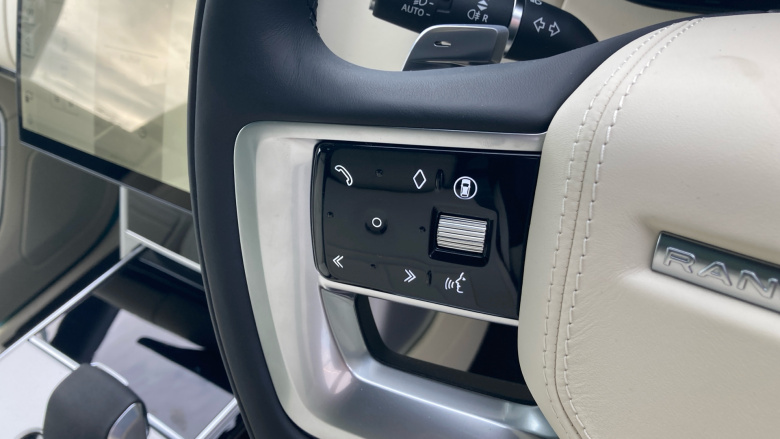 Land Rover Range Rover 3.0 D300 SE 4dr Auto Diesel Estate